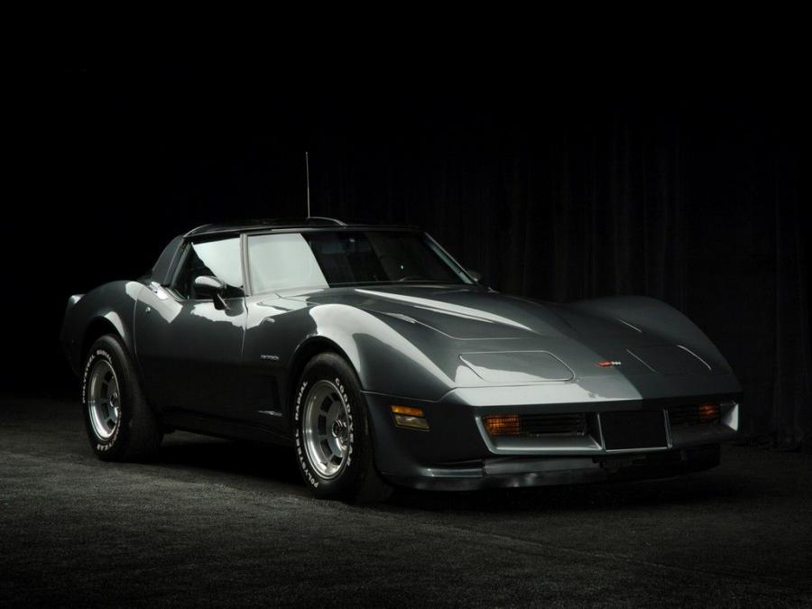 Chevrolet Corvette 1980 года  (фото 13 из 25)